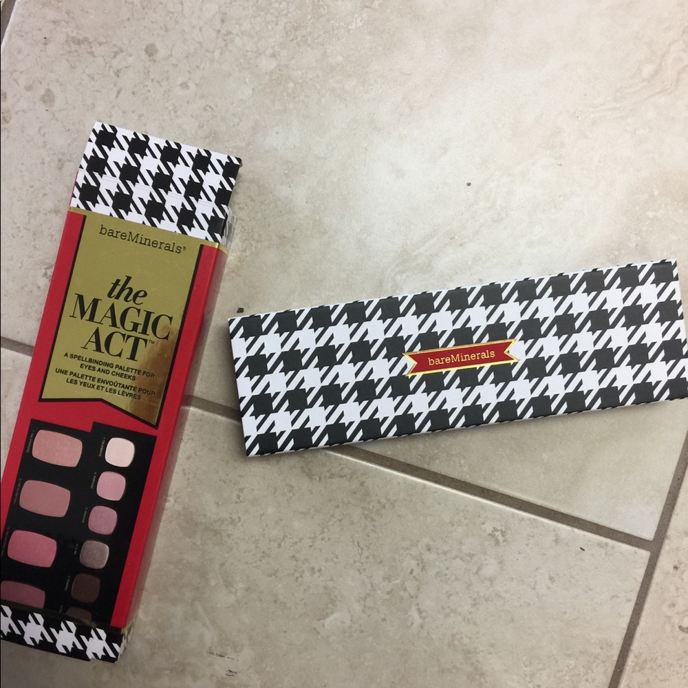 Eyeshadow Magic act Palette